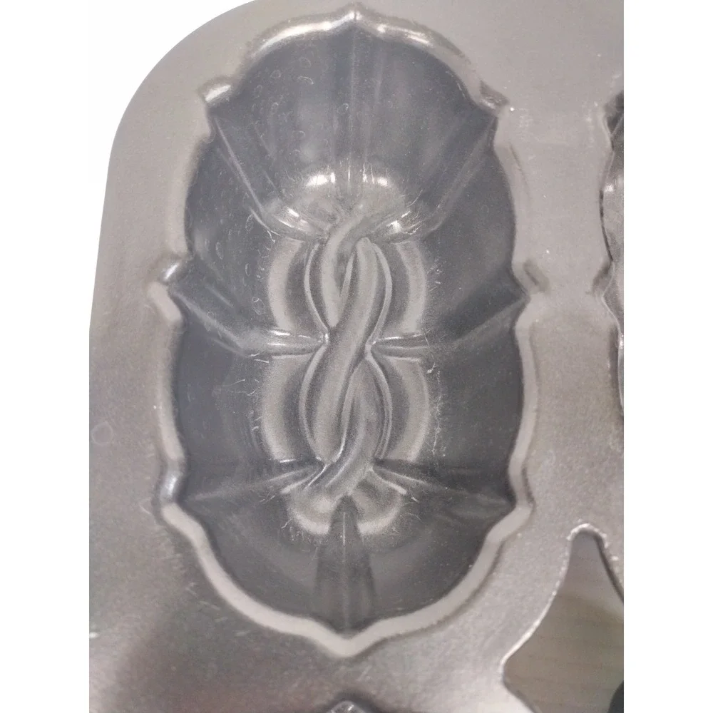 Nordic Ware Mini Bundt 4 Loaf Pan Mold Heavy Cast Aluminum 8 Cup Non-Stick USA